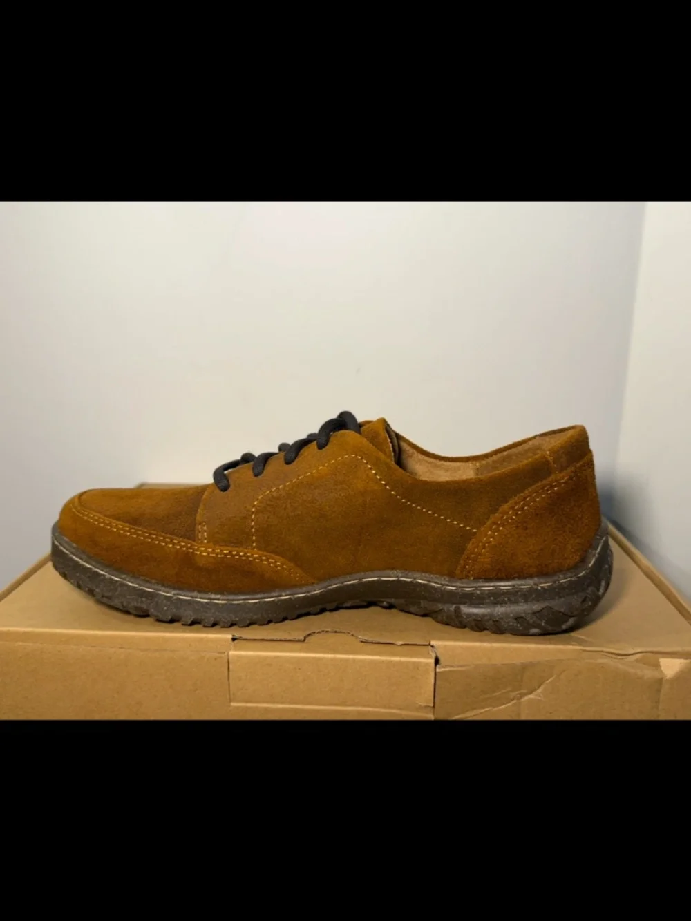 Born Bevi Suede Lace Up Sneakers Brown (Glazed Distressed Ginger) Womans 9.5M